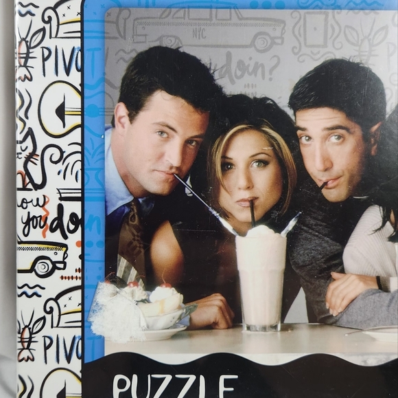 Top Trumps Friends TV Show Milkshake 1000 Piece Puzzle New - Picture 3 of 8